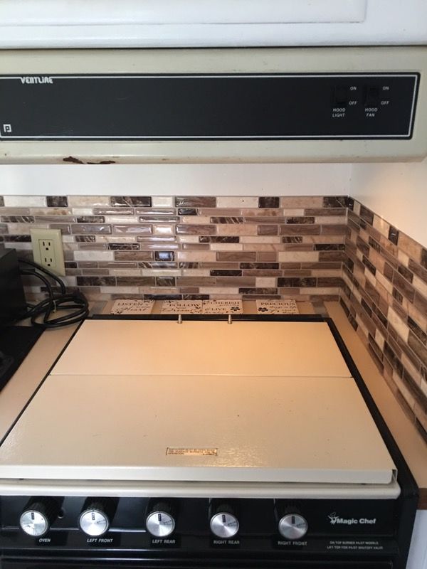 RV size Magic chef gas stove and oven, approx 21 X 21 and 18 inches