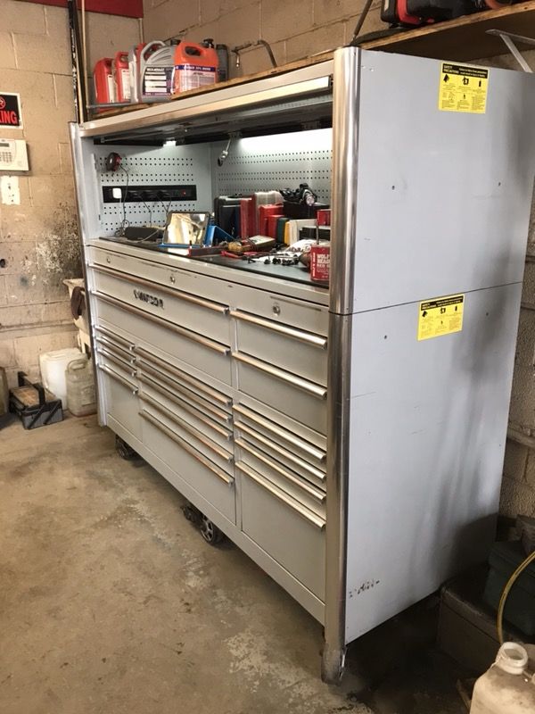 Matco 6s triple bay toolbox with hutch for Sale in Stafford, VA - OfferUp