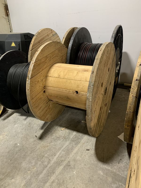 barnyard-finds-wooden-wire-spools-for-sale-various-sizes-and-prices-for