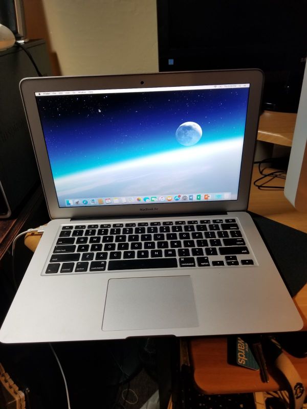 Excellent Laptop Apple MacBook Air 11 inch, Processor Intel Core i5 for