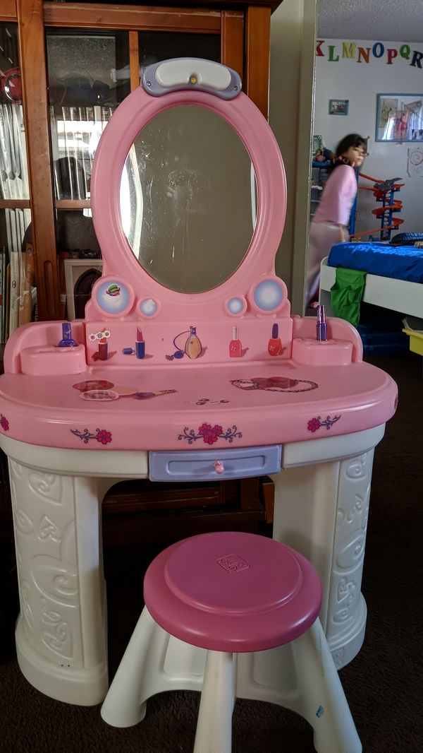 Step 2 vanity for Sale in Pico Rivera, CA OfferUp