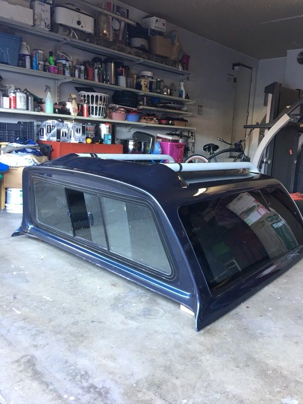 Snug top camper shell. Fits 20002003 f150 crew cab for Sale in