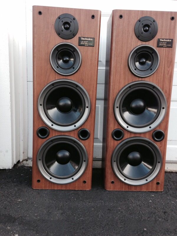 Offered up is Two Vintage Technics SBA33 10" speakers for Sale in