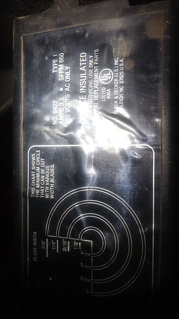 Black & Decker 7 and 1/2 inch power band saw for Sale in Schiller Park