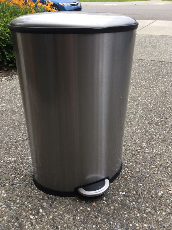 Large metal fliptop garbage can for Sale in Mill Creek, WA OfferUp