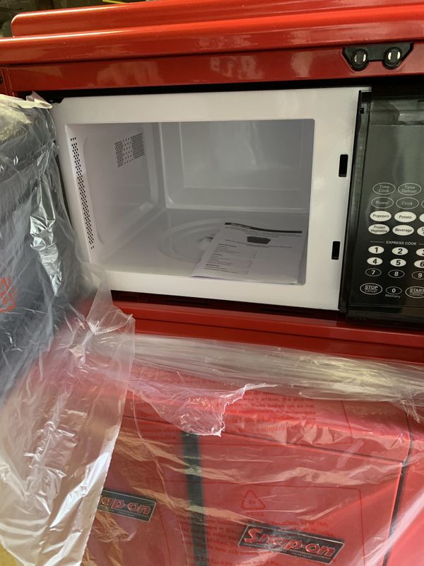 Snap on fridge and microwave for Sale in PLYMOUTH MTNG, PA OfferUp