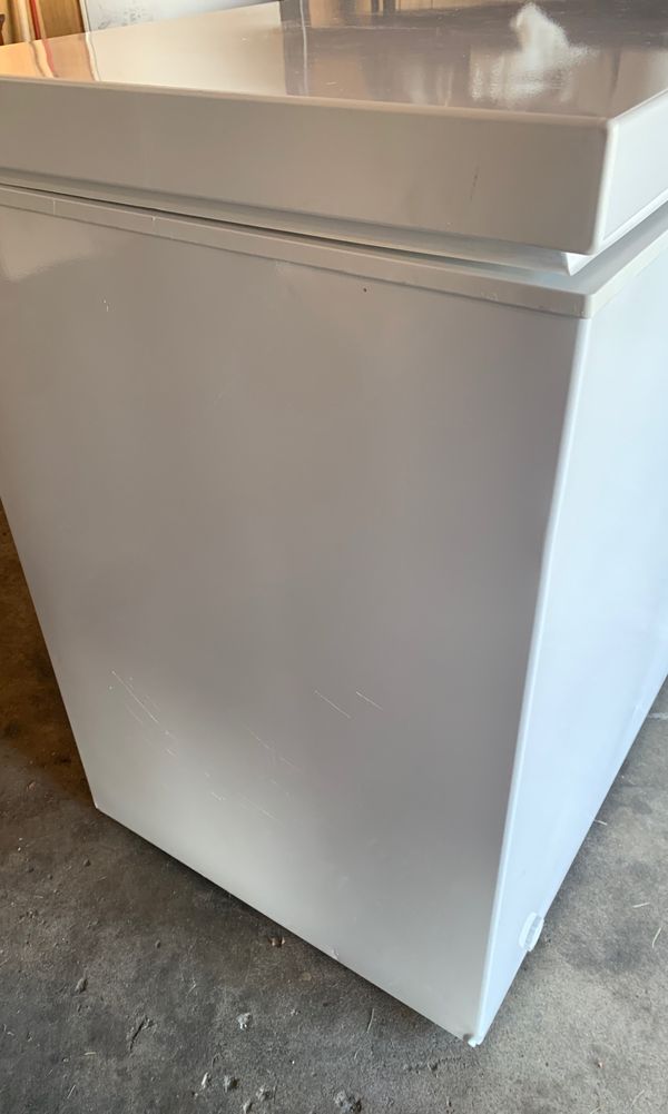 8 cu. AMANA chest freezer for Sale in Melrose Park, IL OfferUp