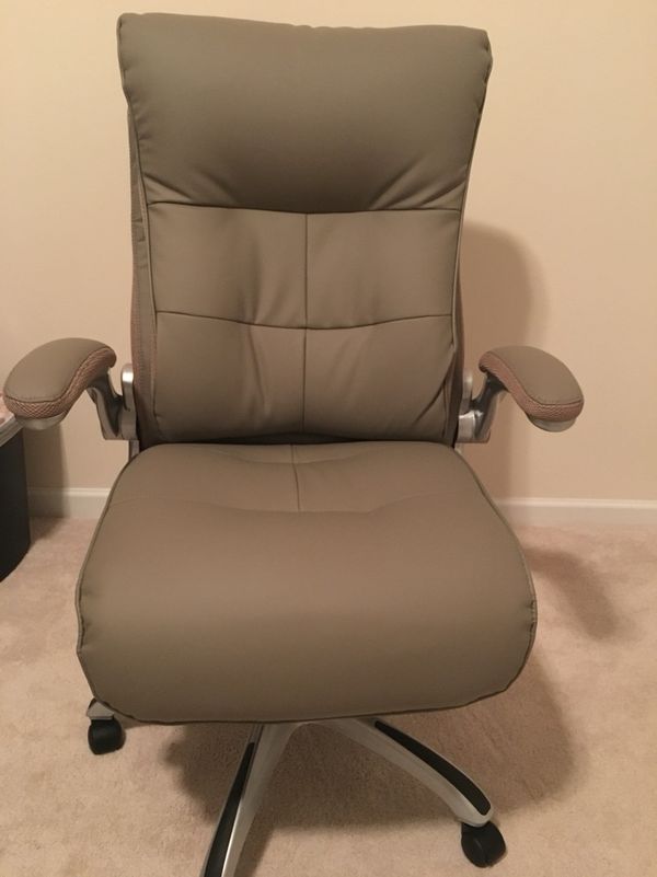 Realspace Ampresso Big Tall Bonded Leather High Back Chair Taupe Silver For In Harrisburg Nc Offerup
