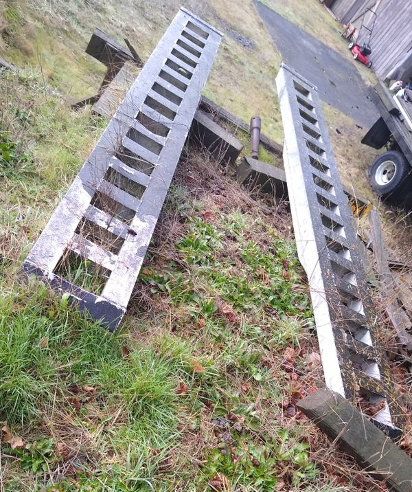 Heavy duty 12 ft ramps super nice. Aluminum for Sale in Snohomish, WA