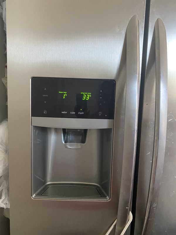 Frigidaire Gallery Fridge. Model JCD23 (ON HOLD) for Sale in Lakewood, CA OfferUp