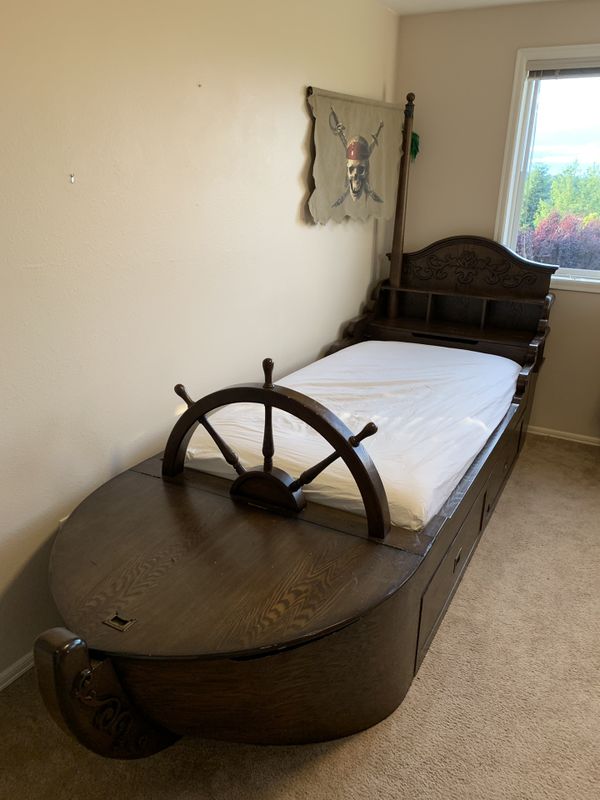 Child’s Pirate Ship Bed (Pirates of the Caribbean) for Sale in Edgewood