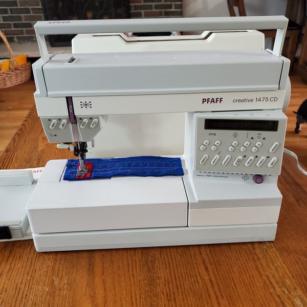 Pfaff creative 1475 CD Computerized Sewing Machine for Sale in Federal