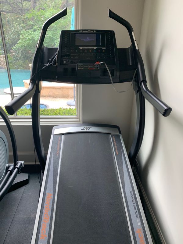 NordicTrack Treadmill (stuck on incline) for Sale in San Antonio, TX