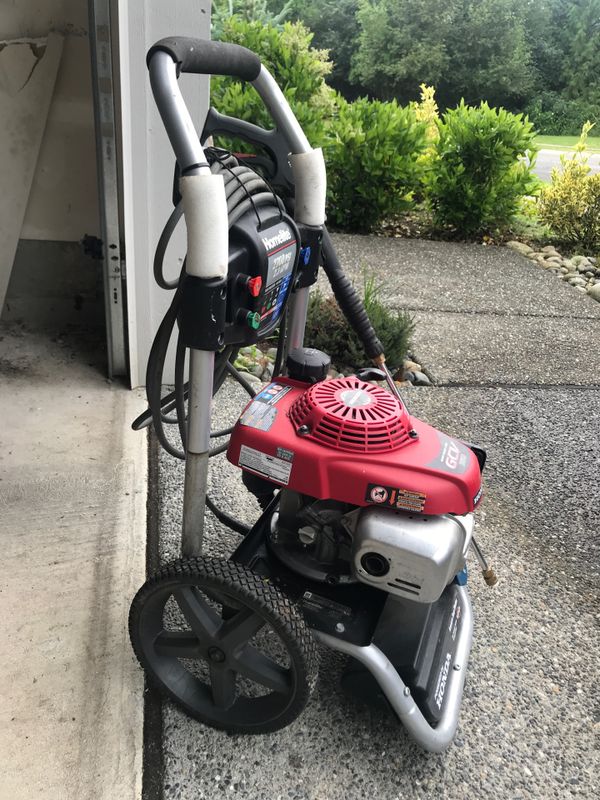 Honda pressure washer with soap dispenser and 4 different tips for Sale