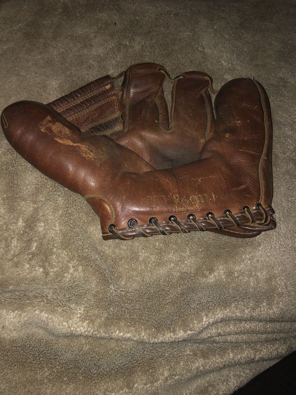 4 finger baseball glove