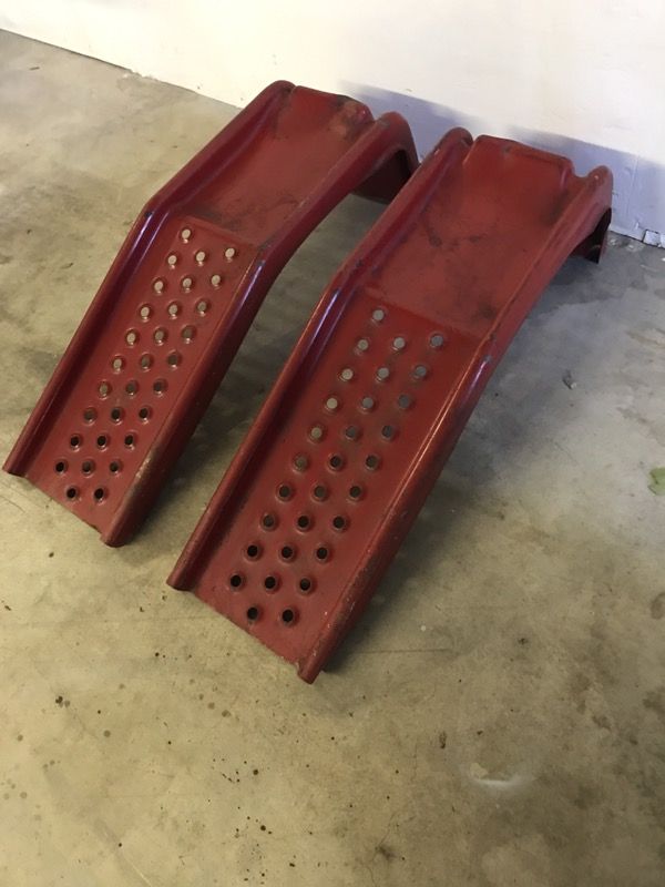 Foxcraft Steel Car Truck Auto Ramp Set 2.5 Ton 5,000 Lb. Heavy Duty for