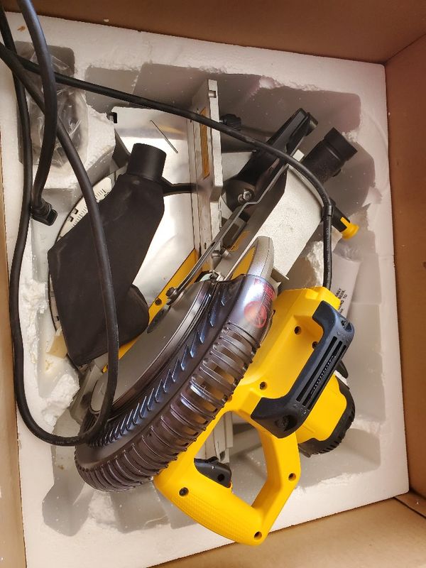 Dewalt dws 713 15 Amp Compound Miter Saw for Sale in Tucson, AZ - OfferUp