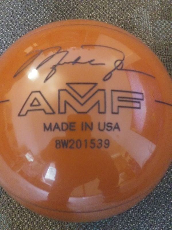 1998 Michael Jordan 23 autograph AMF undrilled bowling ball brand new