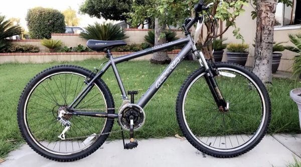 schwinn addison men's bike
