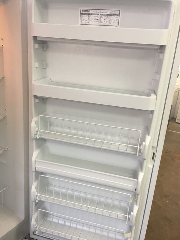 Kenmore Elite Upright Freezer White 20.5cu.ft for Sale in Lawrenceville