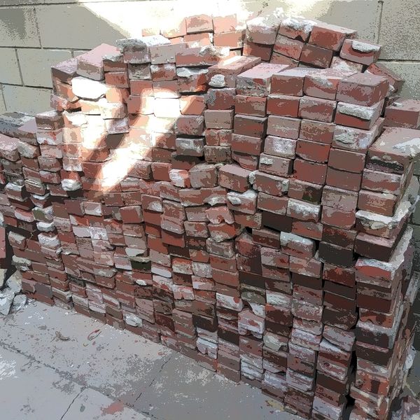Bricks for sale over 300 bricks. for Sale in South Pasadena, CA OfferUp