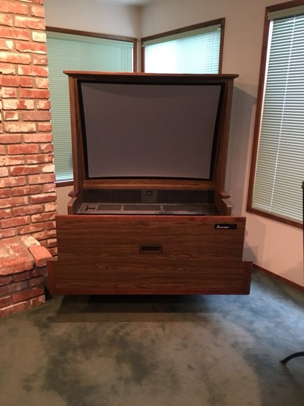 1979 MGA Mitsubishi MovieVision big projection tv for Sale in Everett