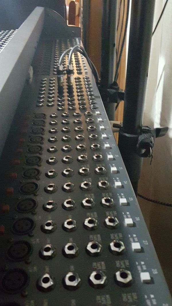 soundcraft ghost 32 channel mixing console