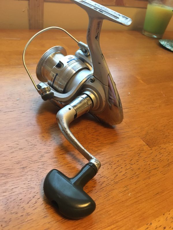 DAIWA DSHOCK 2500B FISHING REEL for Sale in Tampa, FL OfferUp