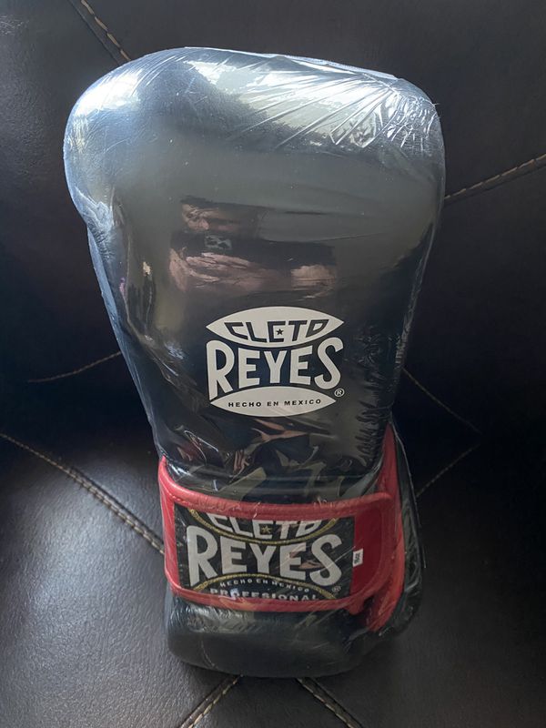 Cleto Reyes Boxing Gloves for Sale in Santa Ana, CA - OfferUp