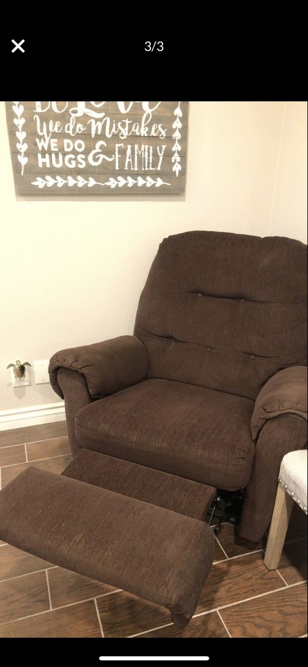 2 Used brown recliners in good condition 100 each for Sale in Upland