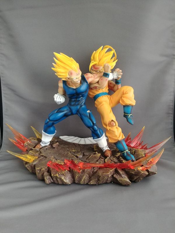 goku vs majin vegeta statue