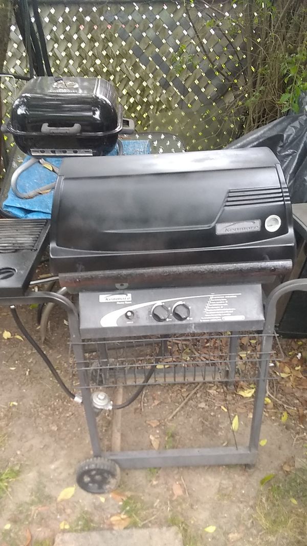 50 Kenmore gas grill 2Burner plus a side burner in great shape heavy