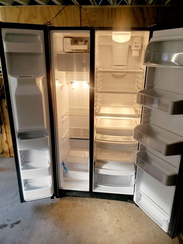 GE 36"in 69"tall 27"d 22.cu.ft counter depth refrigerator with ice maker and water dispenser