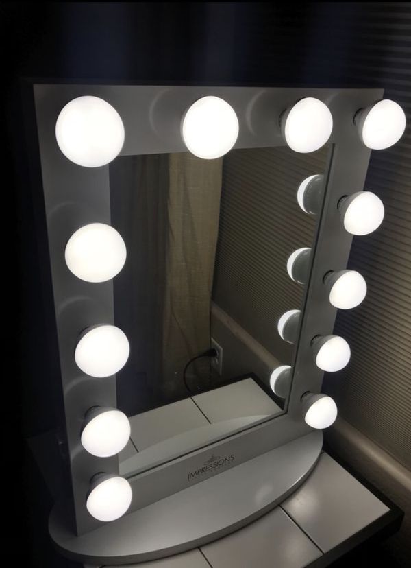 Hollywood Iconic Xl Vanity Mirror For In Casa Grande Az Offerup