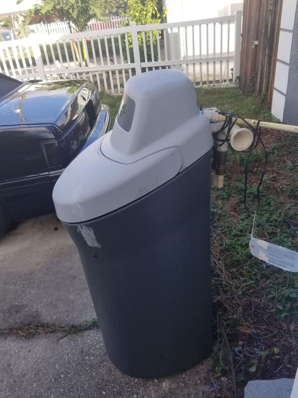 Kenmore water softener in perfect working order for Sale in Tampa, FL