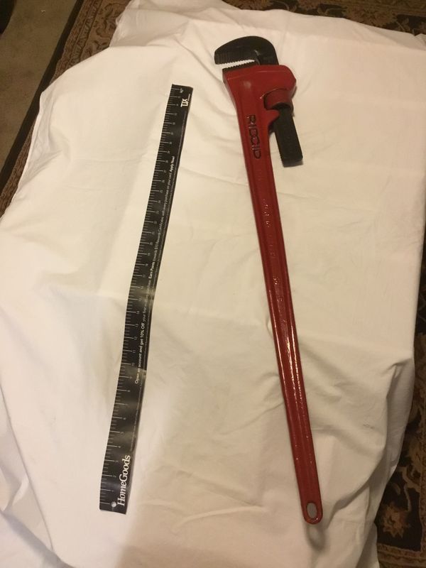 “HUGE” RIDGID 48” VINTAGE PIPE WRENCH for Sale in Beaverton, OR OfferUp
