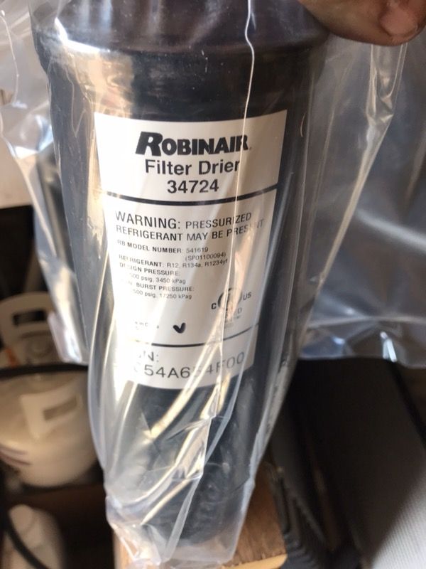 Ac machine Robinair 34724 recycling filter drier spin on filter for Sale in Phoenix, AZ OfferUp