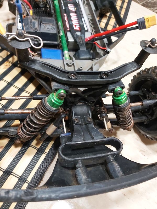 castle 3800kv slash 4x4