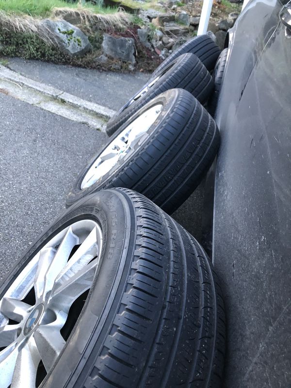 4 BMW X5 2015 18 inch wheels and run flat tires for Sale in Federal Way
