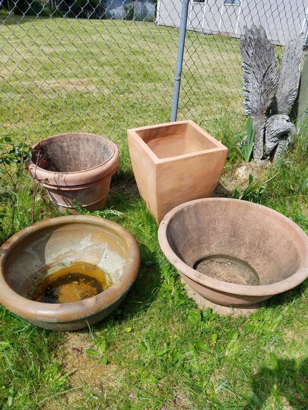Vintage Large & Heavy clay pots. for Sale in WA OfferUp