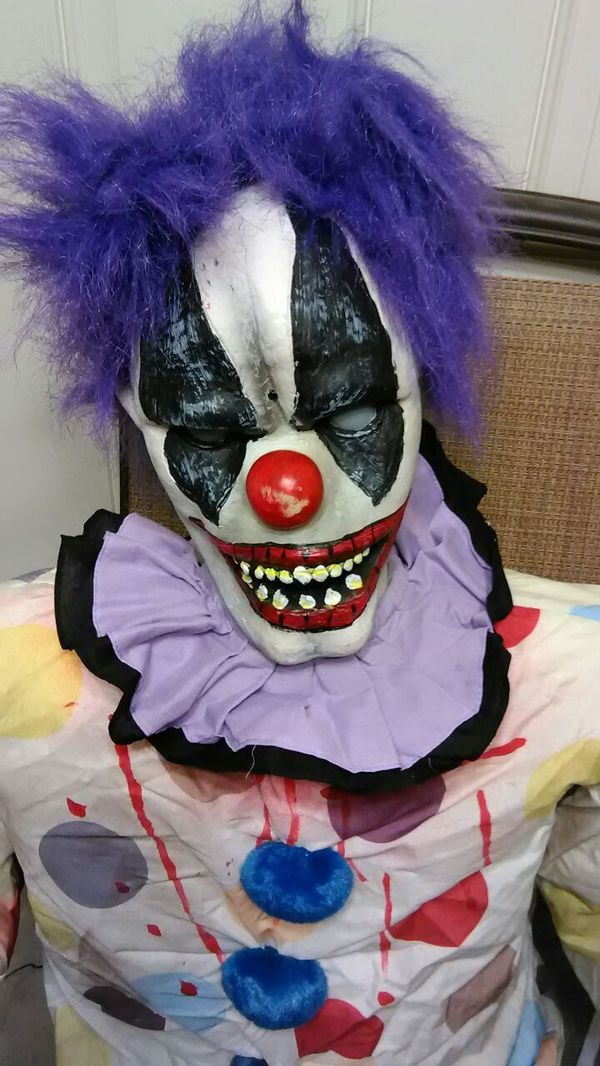 Lifesize Animated Thrashing Evil Killer Clown Halloween Prop for Sale Lifesize Animated Thrashing Evil Killer Clown Halloween Prop for Sale
