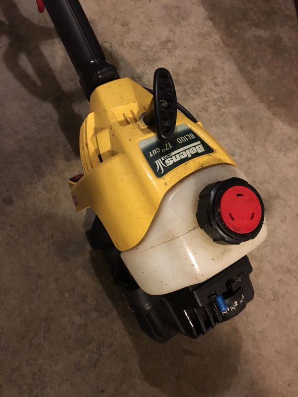 FREE Bolens by MTD String Trimmer (BL100) 31cc for Sale in Olympia, WA
