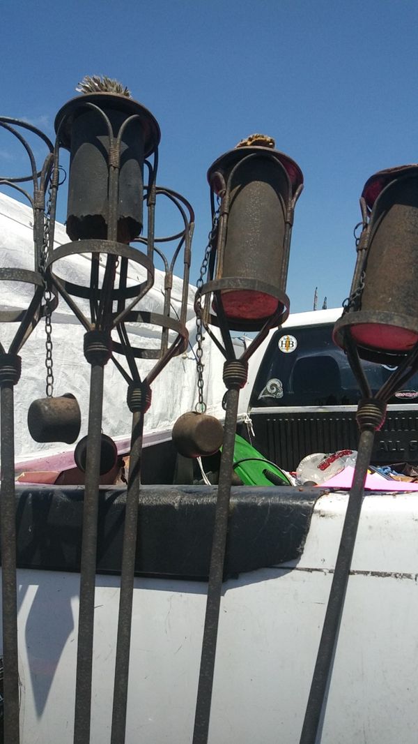 Vintage wrought iron tiki torches set of 5 for Sale in HUNTINGTN BCH
