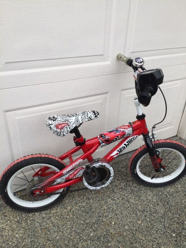 Boys' 14 Inch Hot Wheels Bike with Rev Grip for Sale in