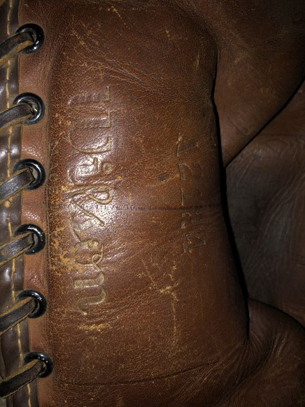 4 finger baseball glove