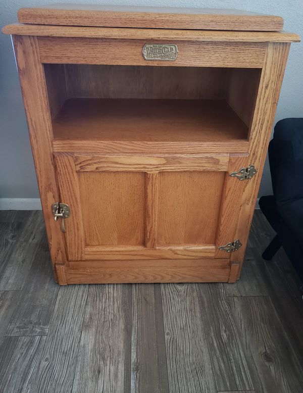 White Clad tv stand/ night stand for Sale in Glendale, AZ OfferUp