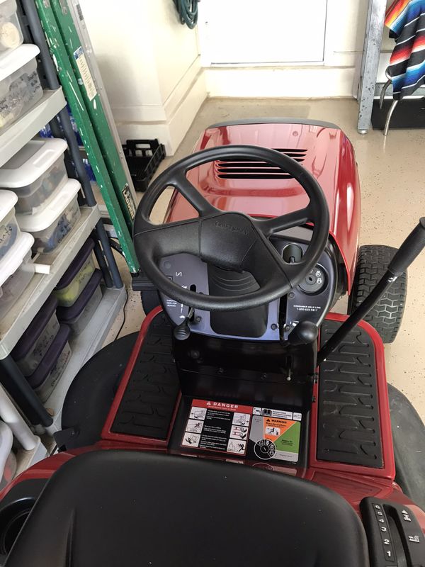 Craftsman LT 2000 Riding Lawn Mower 42” excellent condition for Sale in