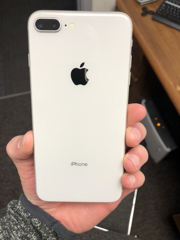 iPhone 8 Plus 64GB Silver - Verizon for Sale in Kansas City, MO - OfferUp