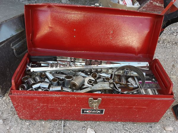 Tool box full of tools ! for Sale in Las Vegas, NV - OfferUp