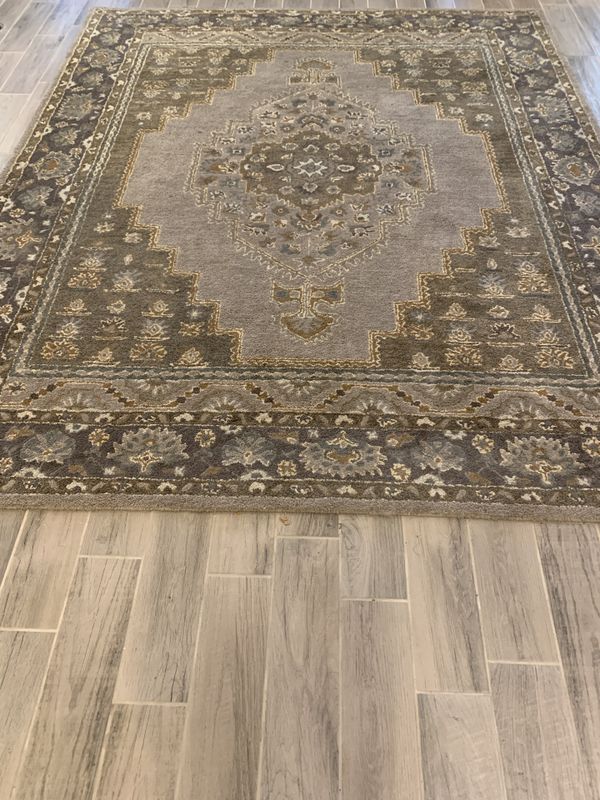 Beautiful 9”12 area rug for Sale in Queen Creek, AZ OfferUp